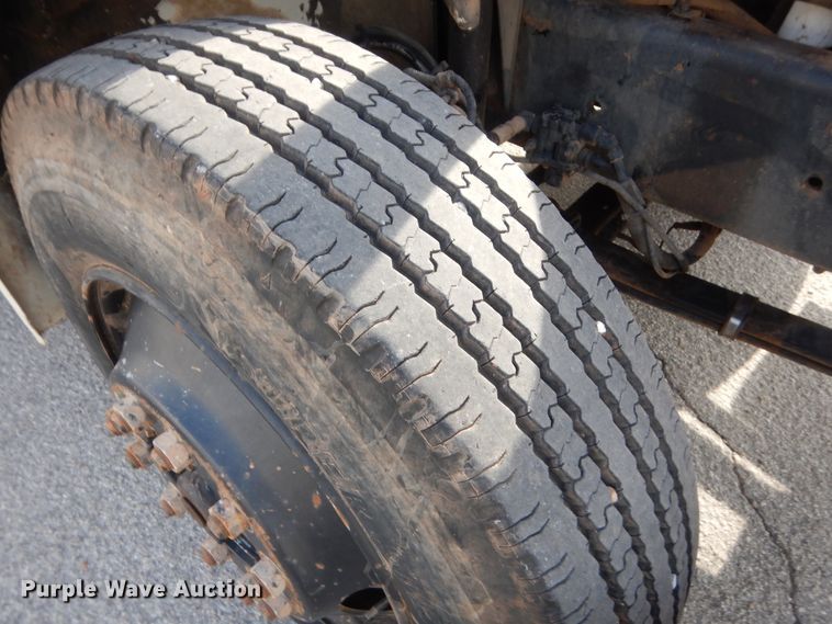 image for item IP9871 1999 Freightliner F70  dump truck