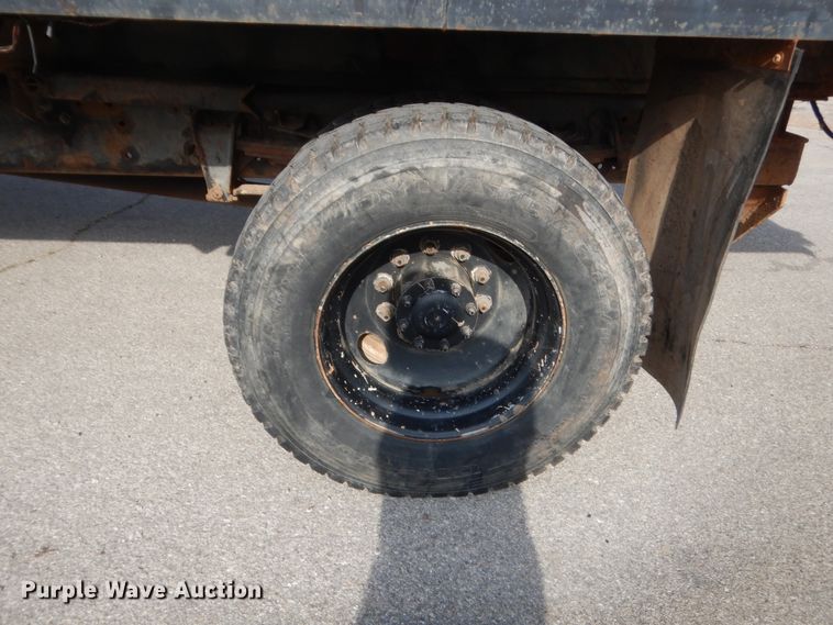 image for item IP9871 1999 Freightliner F70  dump truck