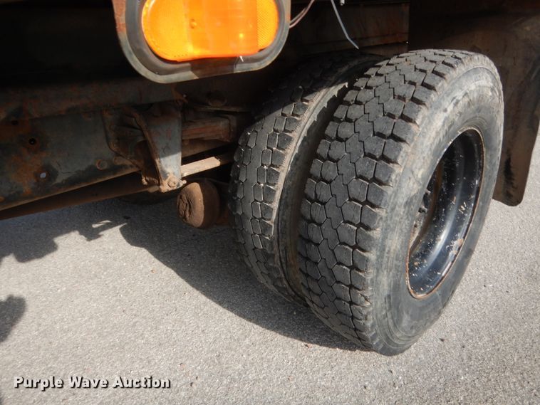 image for item IP9871 1999 Freightliner F70  dump truck