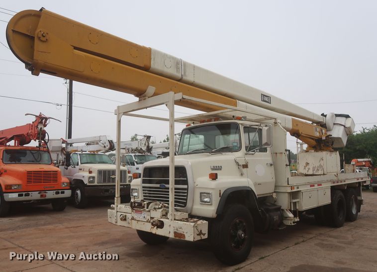 image for item IP9872 1987 Ford L8000  bucket truck