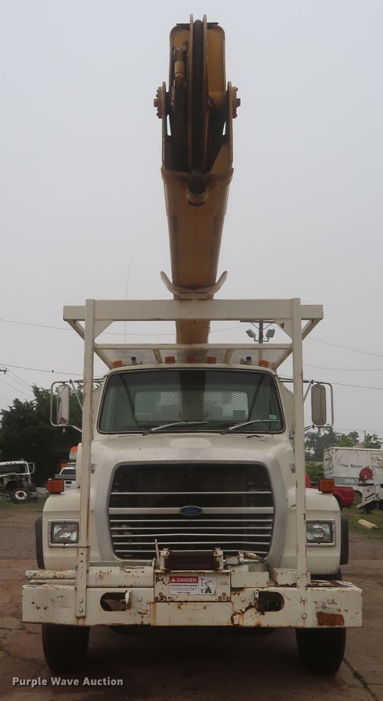 image for item IP9872 1987 Ford L8000  bucket truck