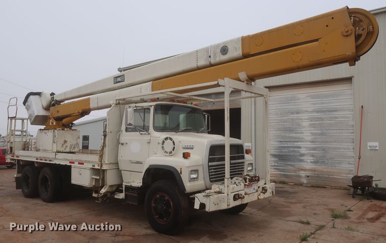 image for item IP9872 1987 Ford L8000  bucket truck