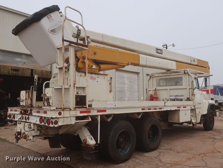 image for item IP9872 1987 Ford L8000  bucket truck