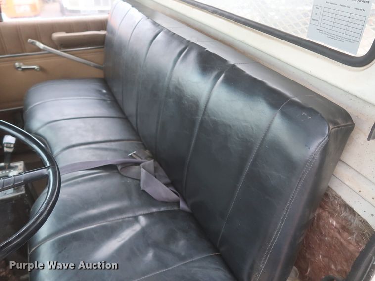 image for item IP9872 1987 Ford L8000  bucket truck