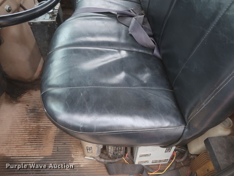 image for item IP9872 1987 Ford L8000  bucket truck