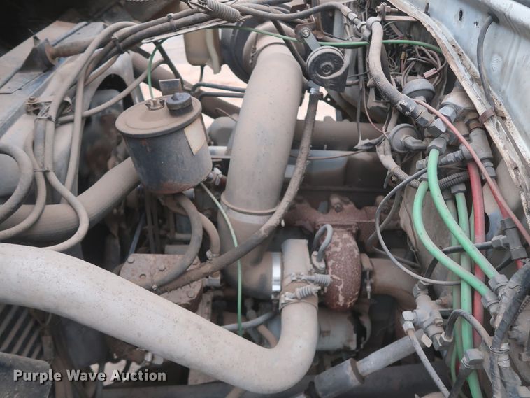 image for item IP9872 1987 Ford L8000  bucket truck