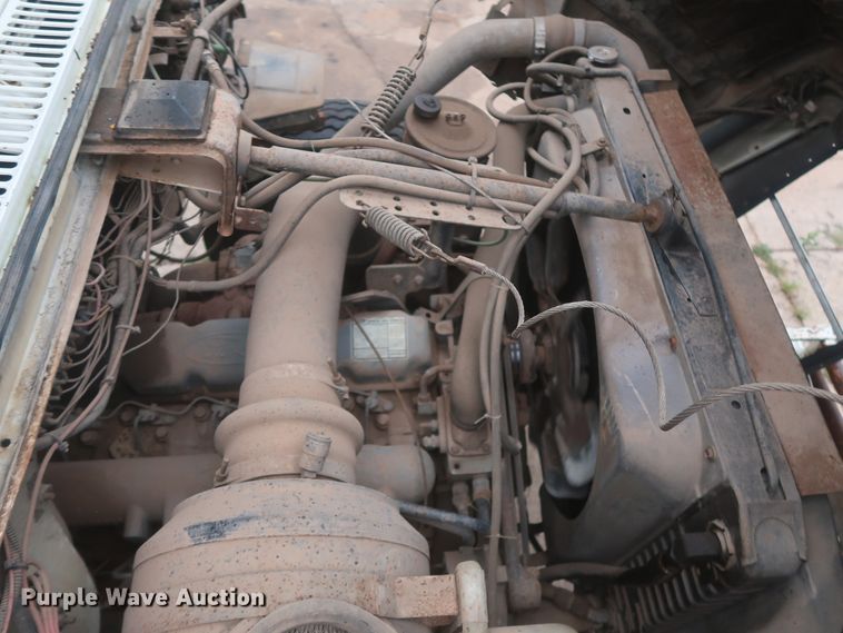 image for item IP9872 1987 Ford L8000  bucket truck