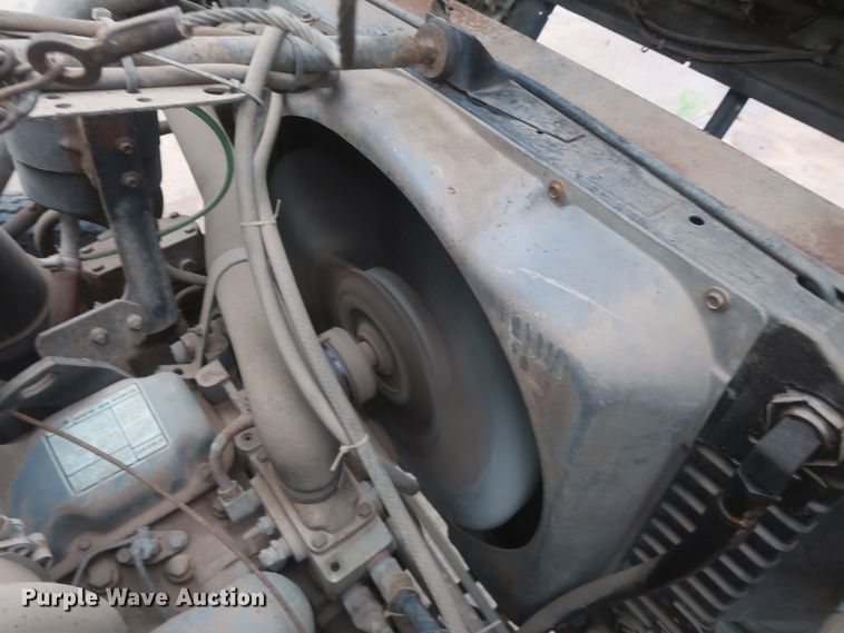 image for item IP9872 1987 Ford L8000  bucket truck