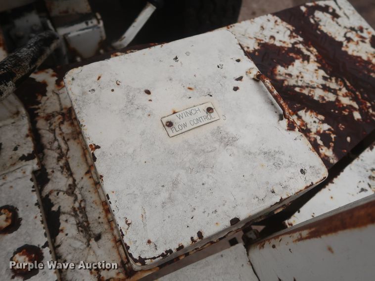 image for item IP9872 1987 Ford L8000  bucket truck