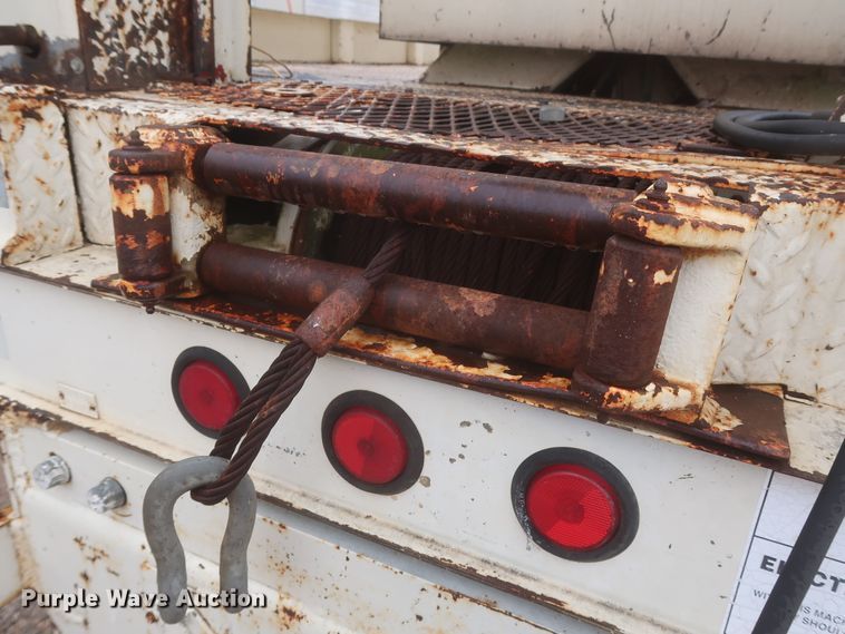 image for item IP9872 1987 Ford L8000  bucket truck