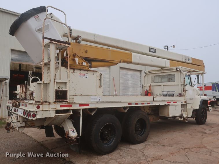 image for item IP9872 1987 Ford L8000  bucket truck