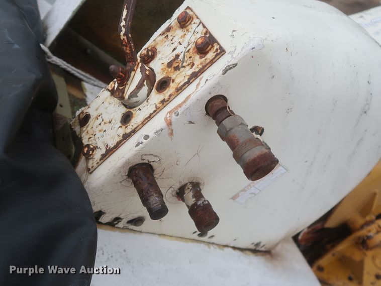 image for item IP9872 1987 Ford L8000  bucket truck