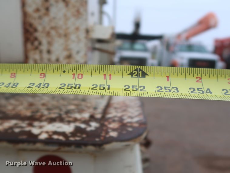 image for item IP9872 1987 Ford L8000  bucket truck