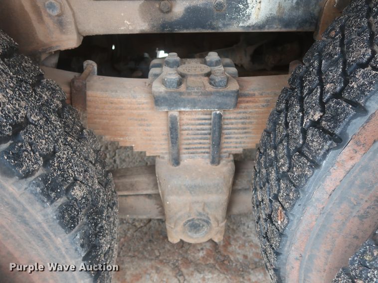 image for item IP9872 1987 Ford L8000  bucket truck