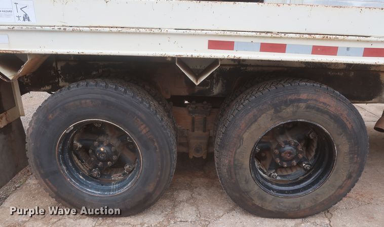 image for item IP9872 1987 Ford L8000  bucket truck