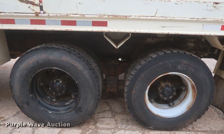 image for item IP9872 1987 Ford L8000  bucket truck