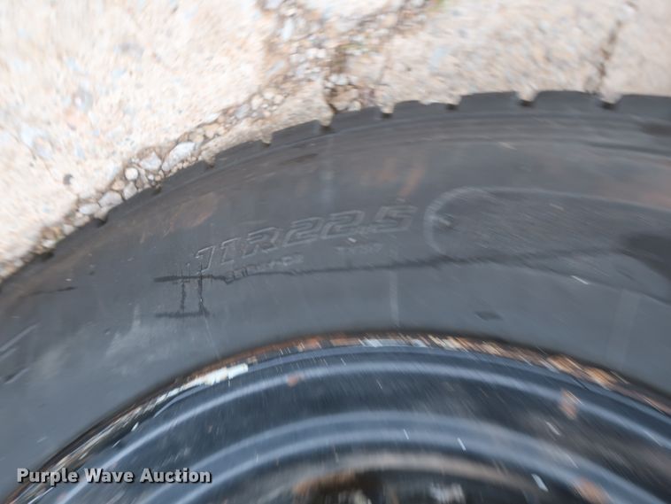 image for item IP9872 1987 Ford L8000  bucket truck