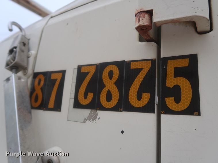 image for item IP9872 1987 Ford L8000  bucket truck