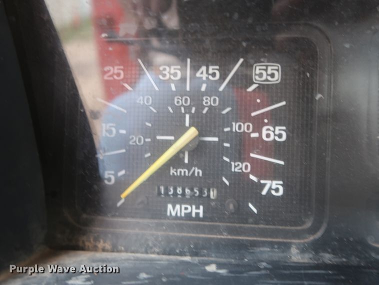 image for item IP9873 1998 Ford F800  digger derrick truck