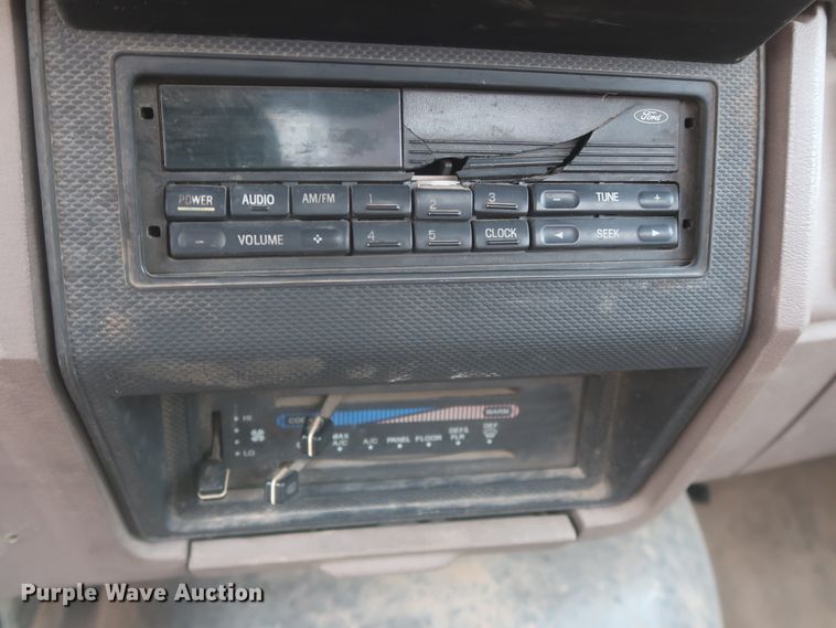 image for item IP9873 1998 Ford F800  digger derrick truck