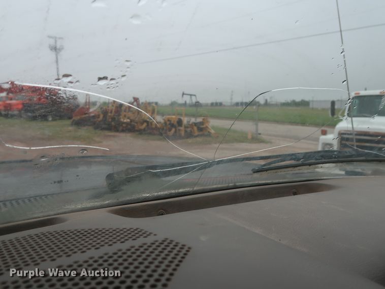 image for item IP9873 1998 Ford F800  digger derrick truck