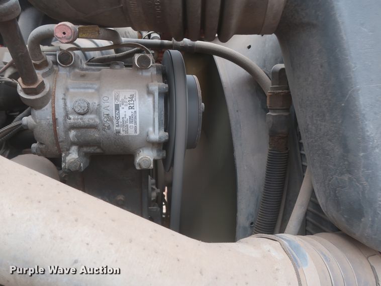 image for item IP9873 1998 Ford F800  digger derrick truck