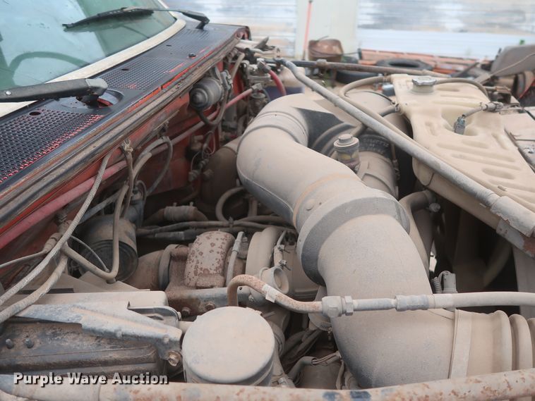 image for item IP9873 1998 Ford F800  digger derrick truck