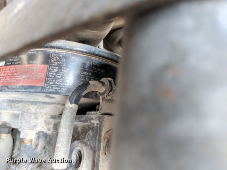 image for item IP9873 1998 Ford F800  digger derrick truck