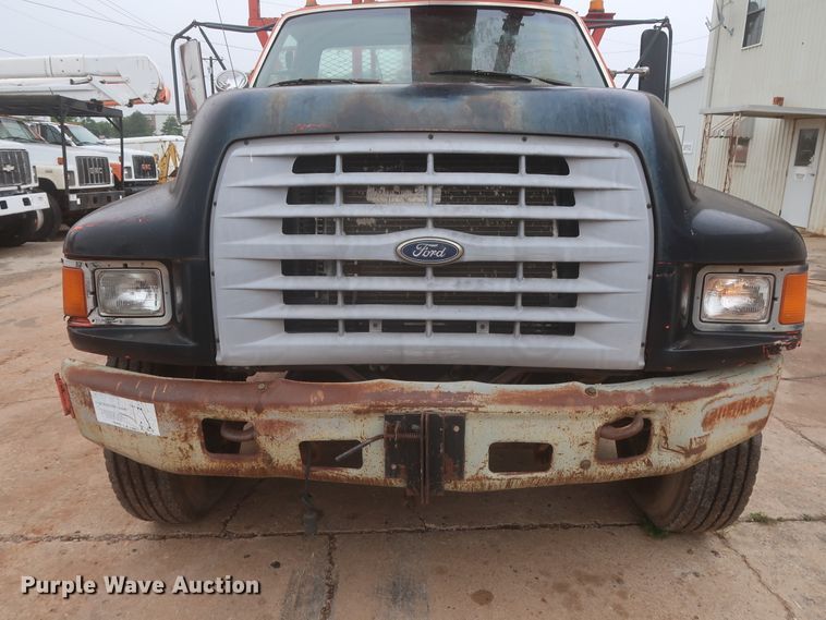 image for item IP9873 1998 Ford F800  digger derrick truck