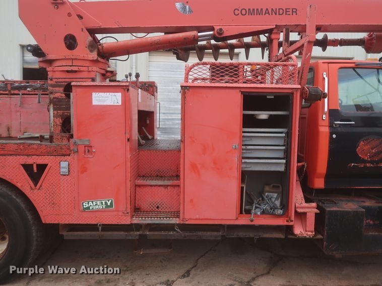 image for item IP9873 1998 Ford F800  digger derrick truck