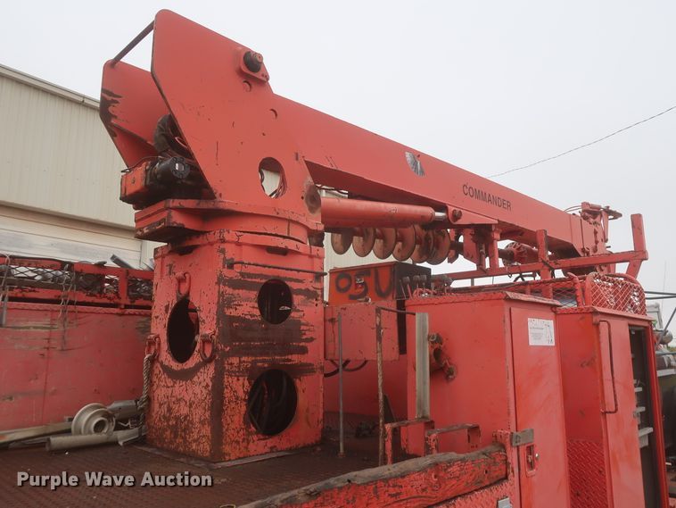 image for item IP9873 1998 Ford F800  digger derrick truck