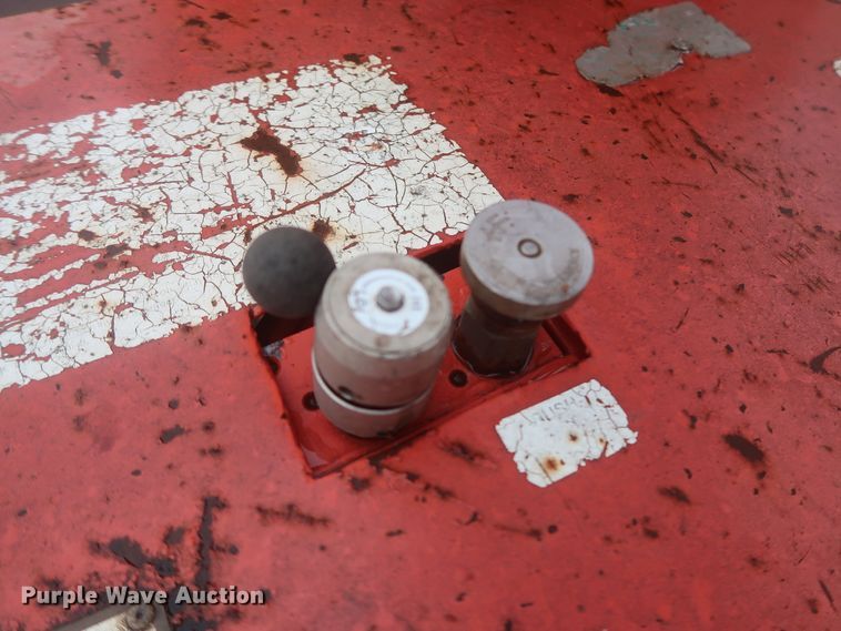 image for item IP9873 1998 Ford F800  digger derrick truck