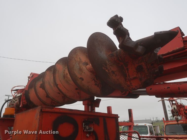 image for item IP9873 1998 Ford F800  digger derrick truck