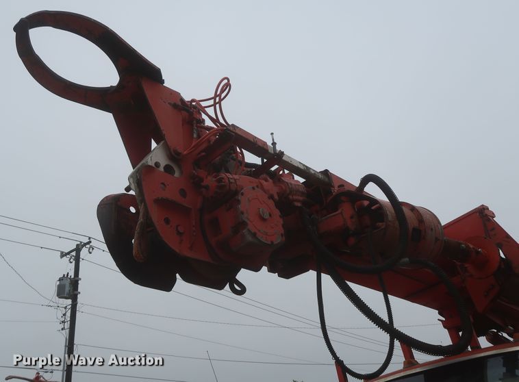 image for item IP9873 1998 Ford F800  digger derrick truck