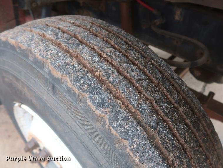 image for item IP9873 1998 Ford F800  digger derrick truck