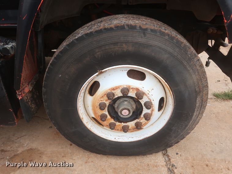 image for item IP9873 1998 Ford F800  digger derrick truck