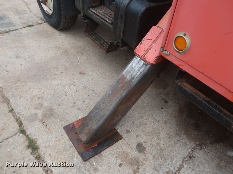 image for item IP9873 1998 Ford F800  digger derrick truck
