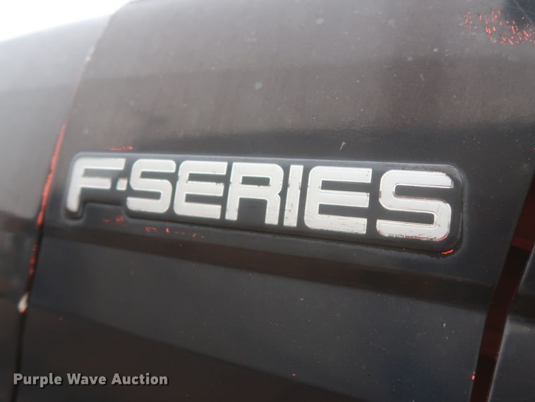 image for item IP9873 1998 Ford F800  digger derrick truck