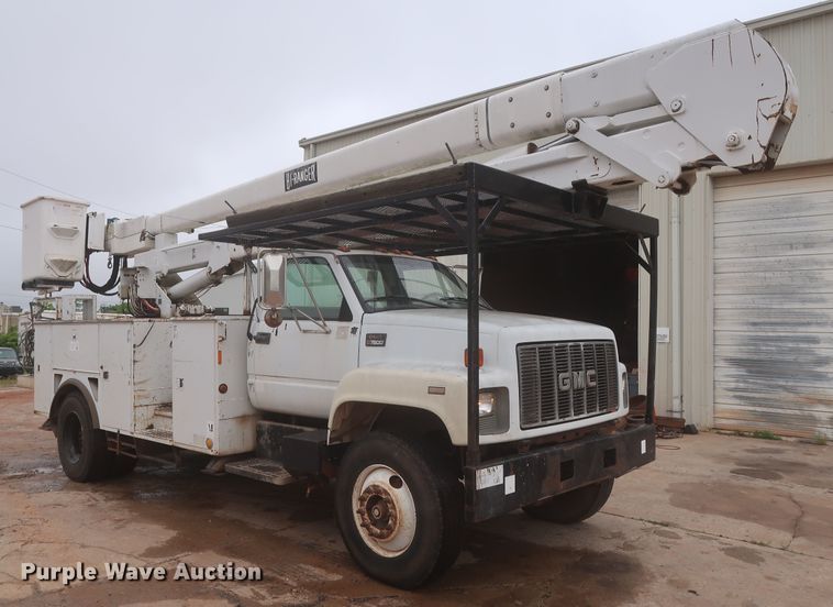 image for item IP9875 2001 GMC C7500  bucket truck