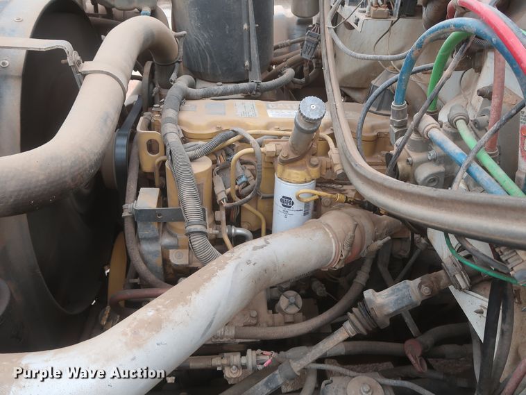 image for item IP9875 2001 GMC C7500  bucket truck