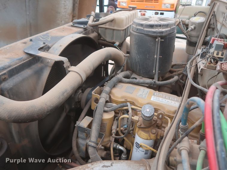 image for item IP9875 2001 GMC C7500  bucket truck