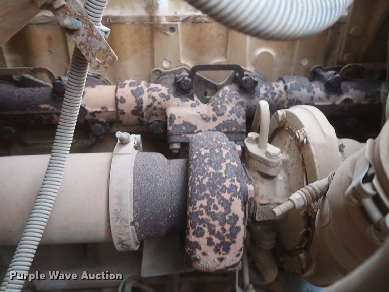 image for item IP9875 2001 GMC C7500  bucket truck