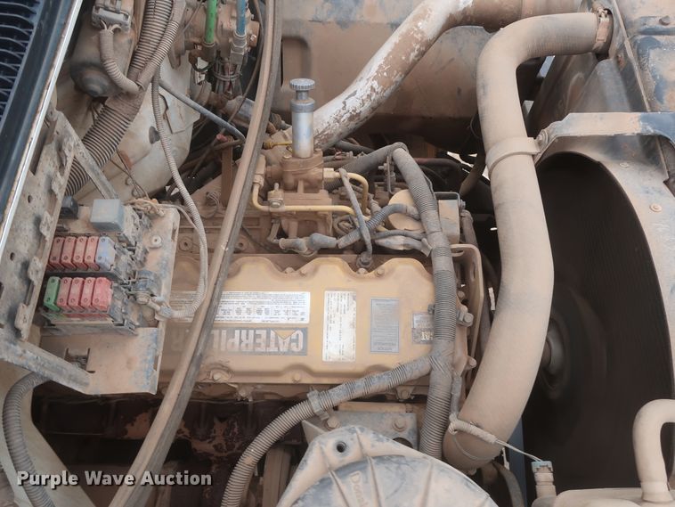 image for item IP9875 2001 GMC C7500  bucket truck