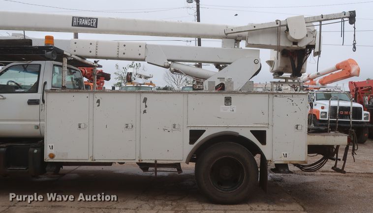 image for item IP9875 2001 GMC C7500  bucket truck