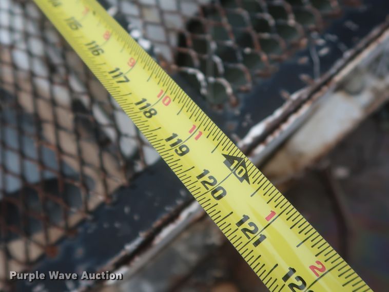 image for item IP9875 2001 GMC C7500  bucket truck