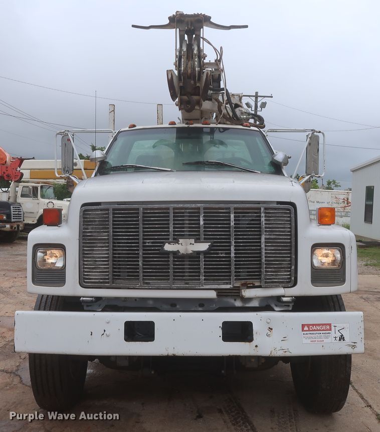 image for item IP9876 1998 Chevrolet C8500  digger derrick truck