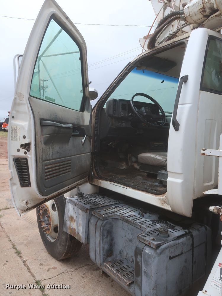 image for item IP9876 1998 Chevrolet C8500  digger derrick truck