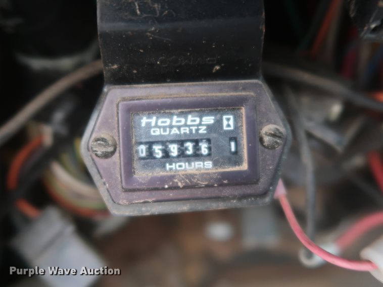 image for item IP9876 1998 Chevrolet C8500  digger derrick truck