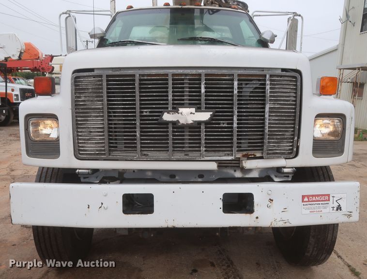 image for item IP9876 1998 Chevrolet C8500  digger derrick truck