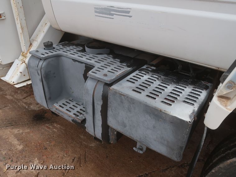 image for item IP9876 1998 Chevrolet C8500  digger derrick truck